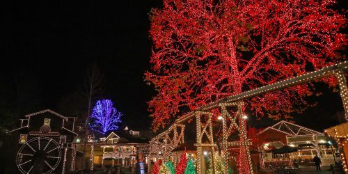 November 20, 2016  Pigeon Forge, Tn.
Atmosphere
Dollywood's "Parade of Many Colors"
©Curtis Hilbun/Dollywood
